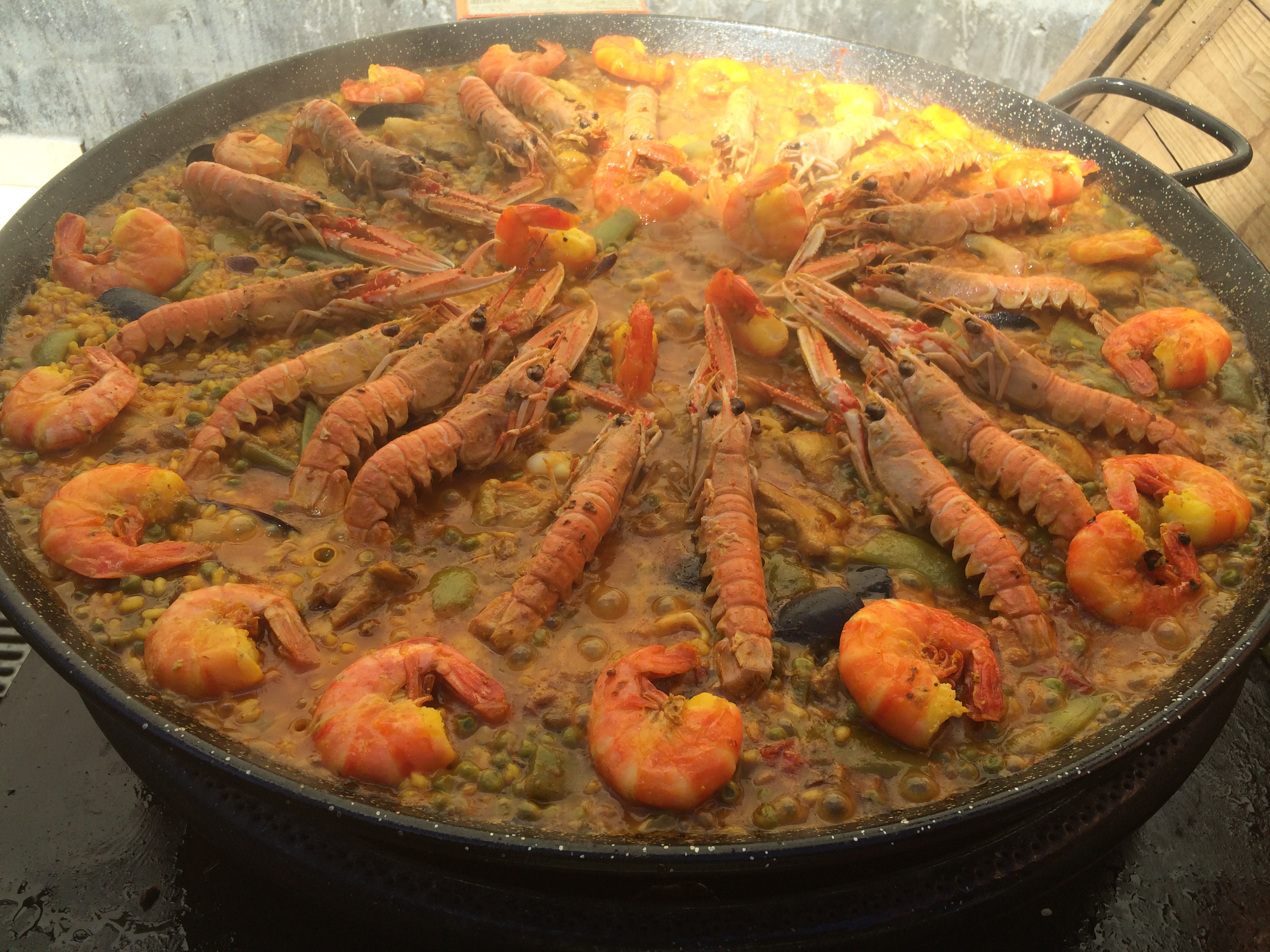 la paella traditionnelle espagnole 